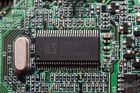 Computer chip by Joe Doe 2010 is licensed under CC BY-NC-ND 2.0