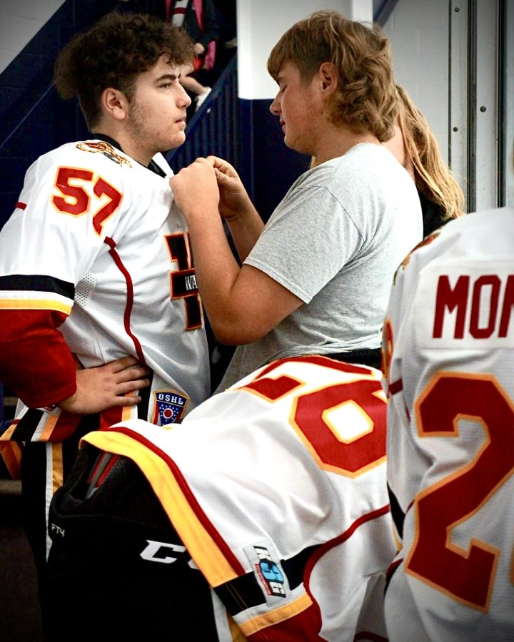 Aiden Montgomery (11) and Kasen Knapp (11) prepare for a preseason scrimmage against the Mavericks U16 Pre-Post team. Montgomery and Knapp played together with the Warcats last season as well. 